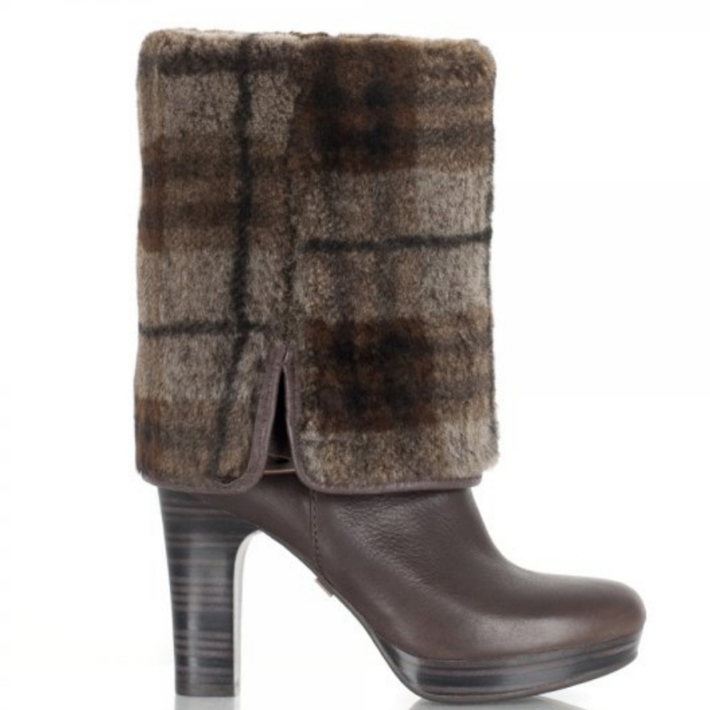 UGG savoie fur boots brown size 8